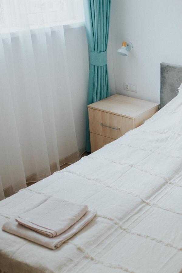 Regim Hotelier Lotusul Verde Oradea Exterior foto