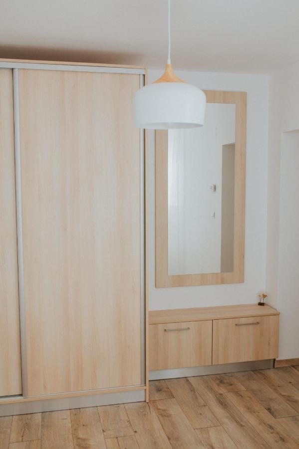 Regim Hotelier Lotusul Verde Oradea Exterior foto