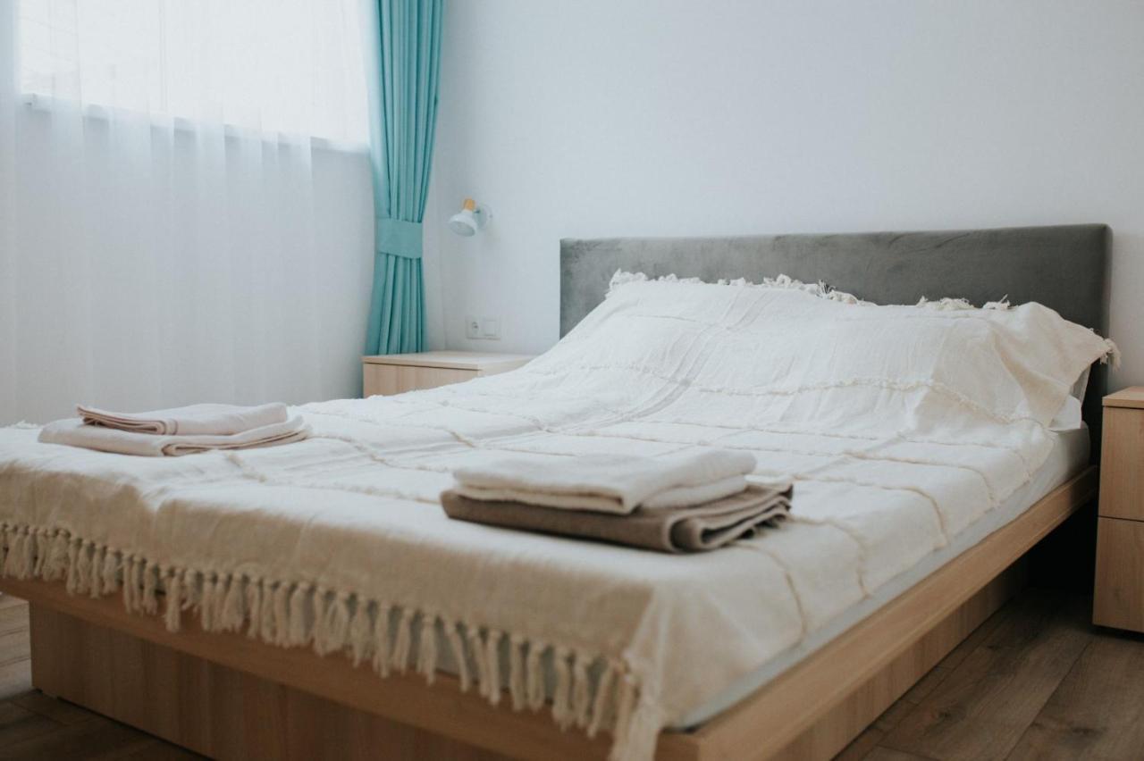 Regim Hotelier Lotusul Verde Oradea Exterior foto